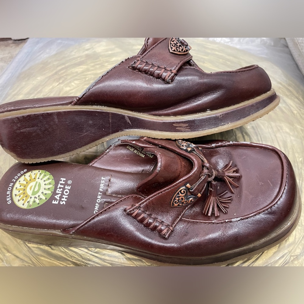 Earth Shoes Daphne Wedge Mules Burgundy Tassel Slip On Size 7.5